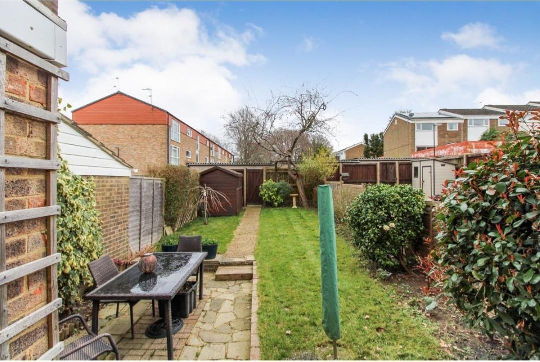 Double Room In Crawley,Gatwick,West Sussex Ifield Esterno foto